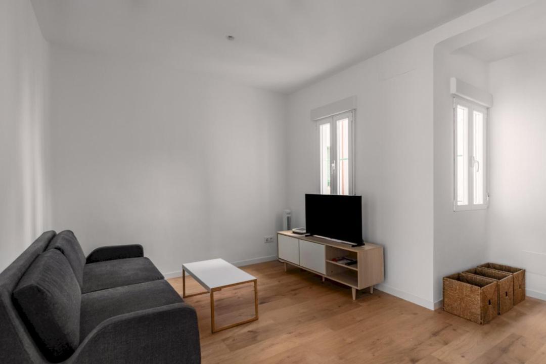 2 Bedrooms 1 Bathroom Furnished - Delicias - Bright - Mintystay Madrid Exterior photo
